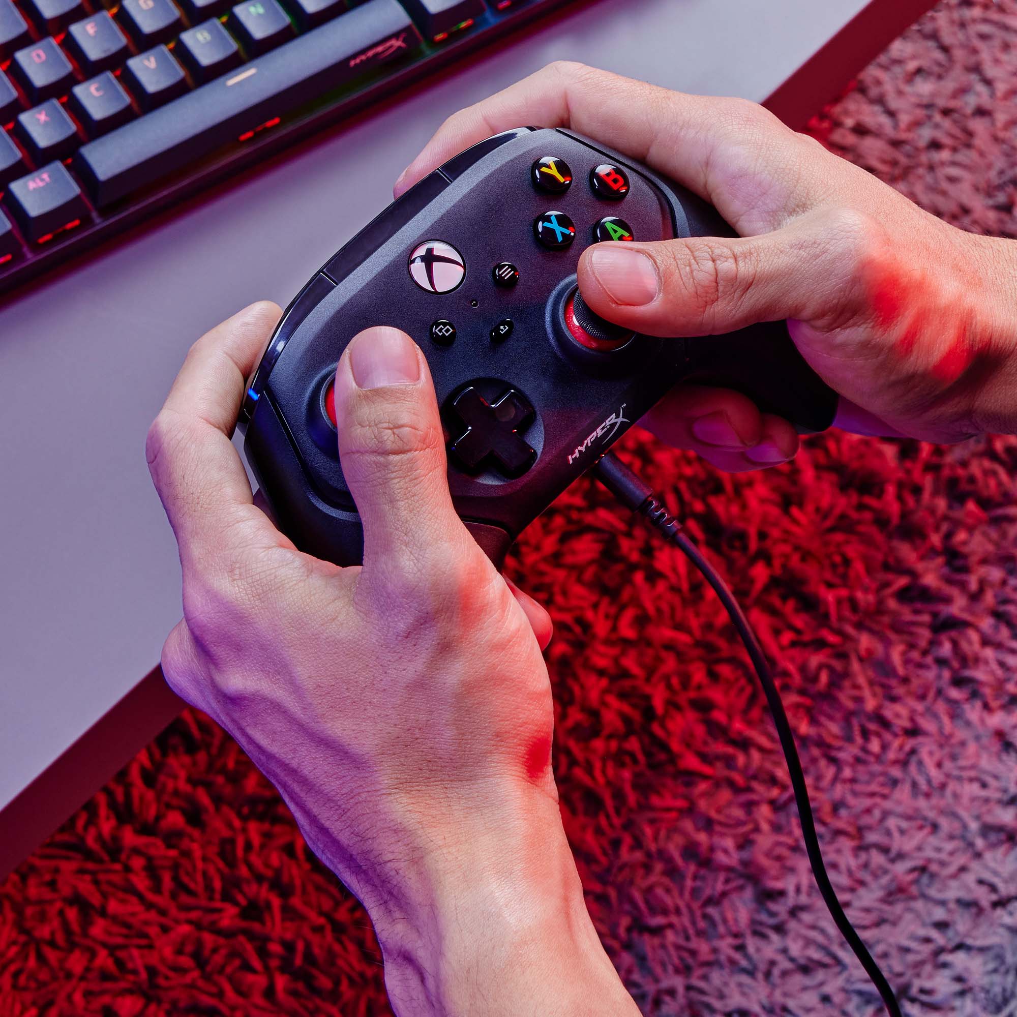 HyperX Xbox Bundle - CloudX Flight 2 Wireless Headset. Clutch Gladiate Controller - Image 3